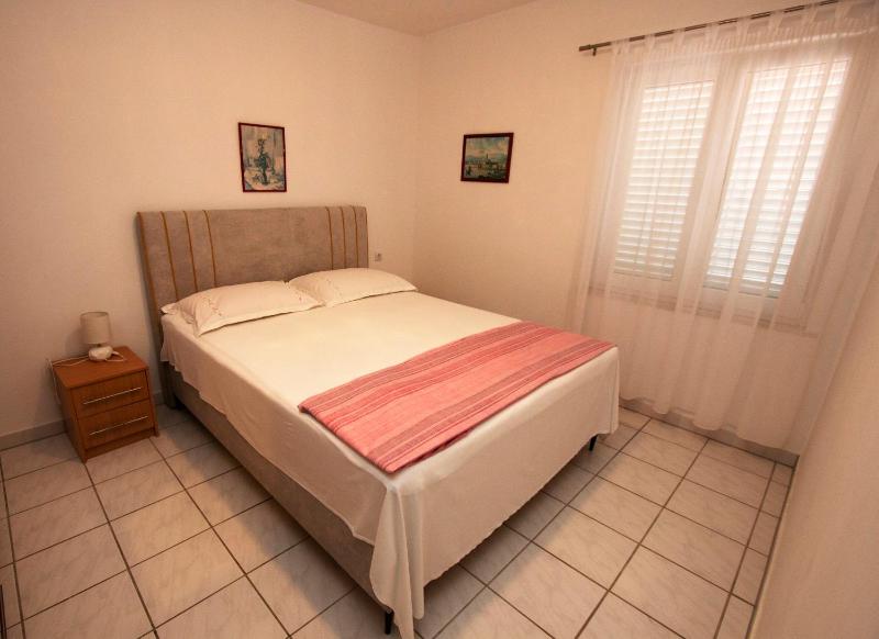 Apartment with Terrace image 3