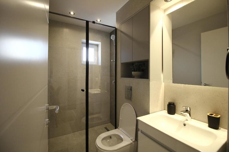 Studio Apartment image 4