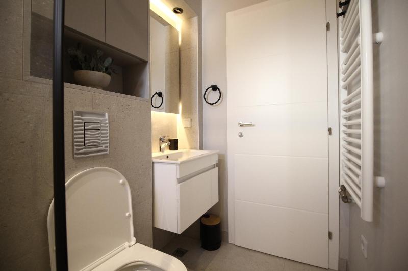 Studio Apartment image 2