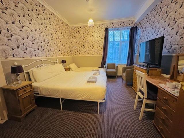 Triple Room image 1
