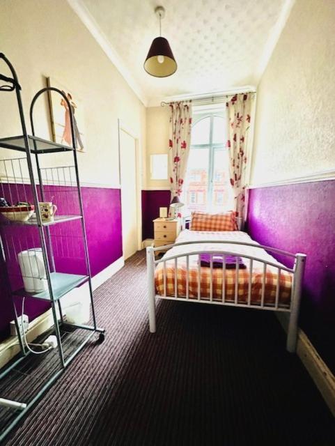 Single Room image 2