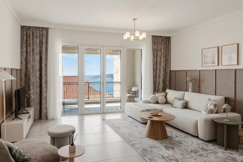 One Bedroom Residence Sea View image 3