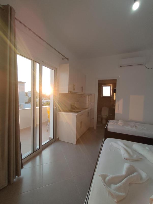 Nori Sela home - image 2