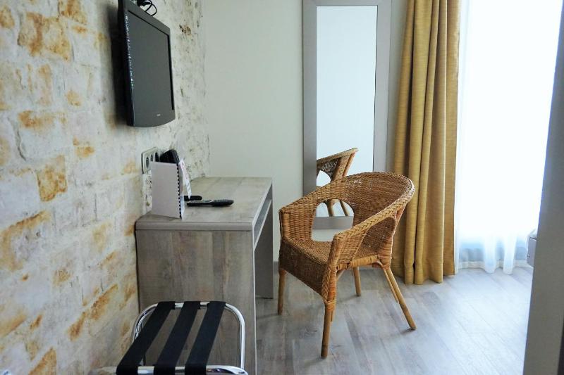 Small Double Room image 2