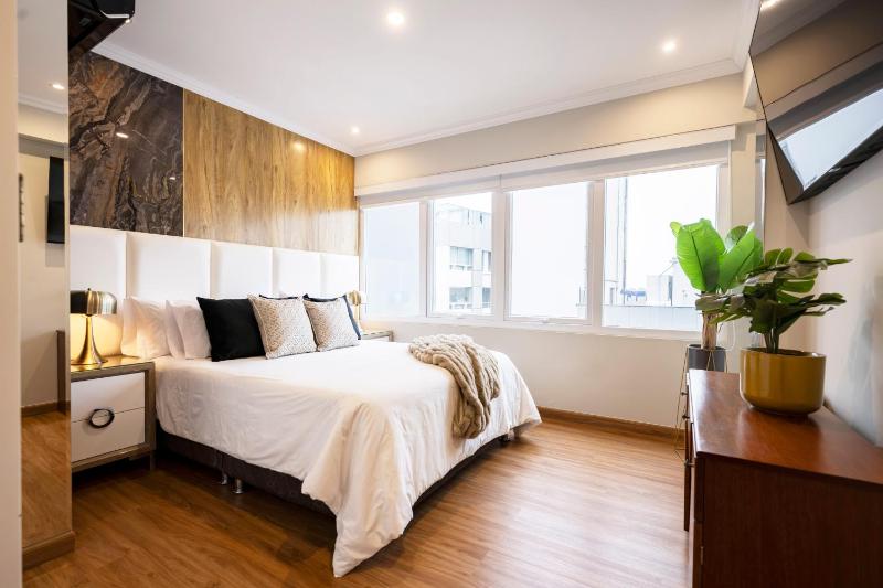 Two-Bedroom Deluxe Apartment image 1