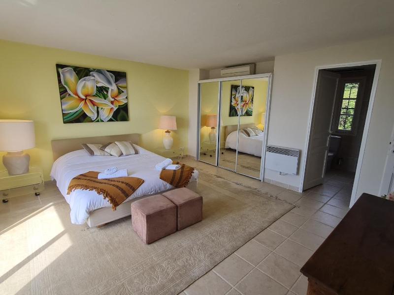 Villa 5 pièces avec piscine et vue mer à Grimaud - FR-1-780-79 - image 16