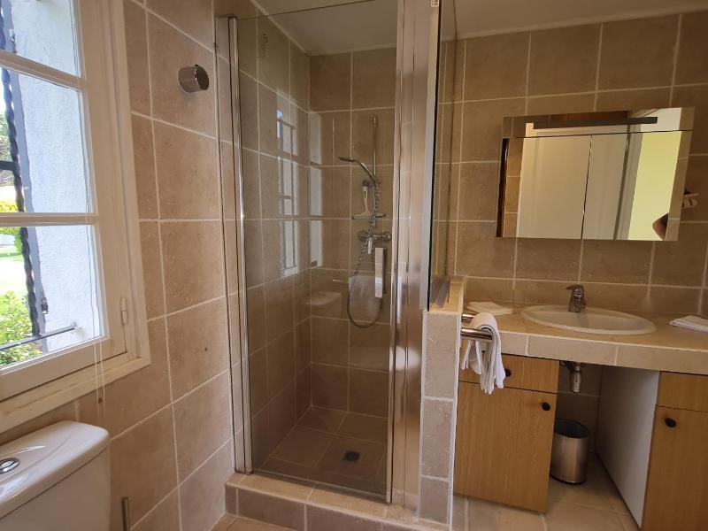 Villa 5 pièces avec piscine et vue mer à Grimaud - FR-1-780-79 - image 30