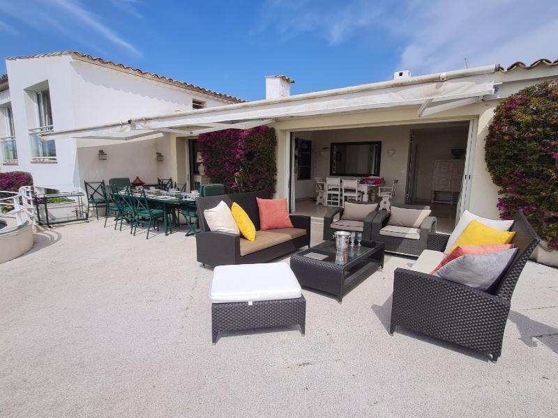 Villa 5 pièces avec piscine et vue mer à Grimaud - FR-1-780-79 - image 24