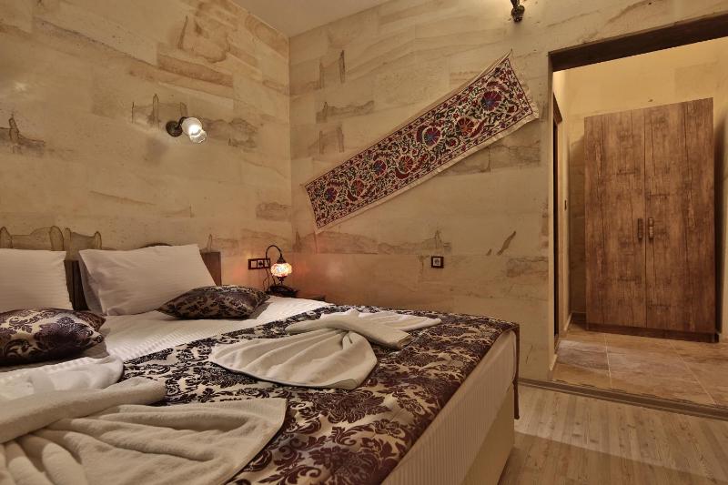Double Stone Room  image 3