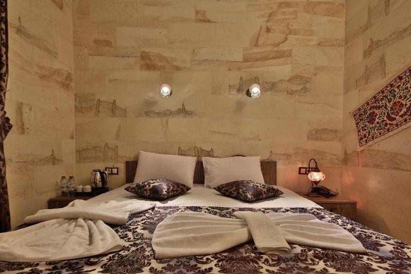 Double Stone Room  image 2