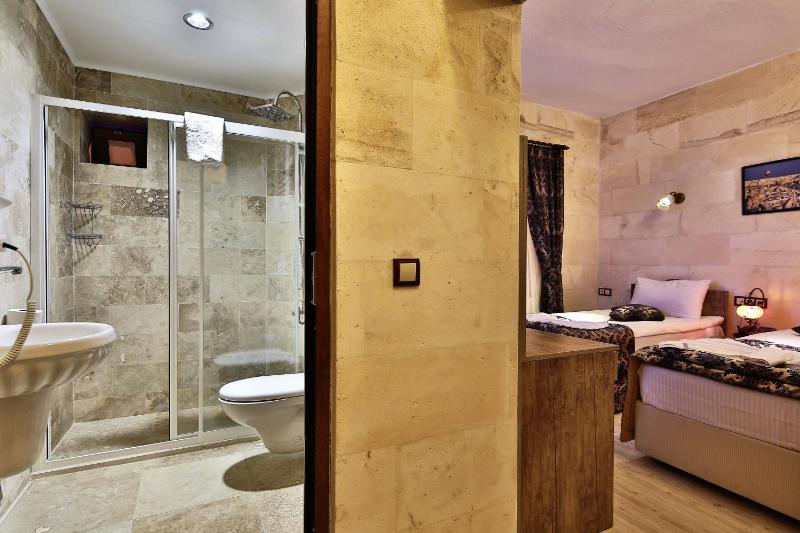 Twin  Stone Room  image 4