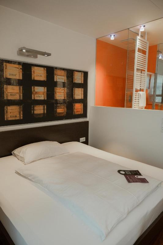 Standard Double Room image 2