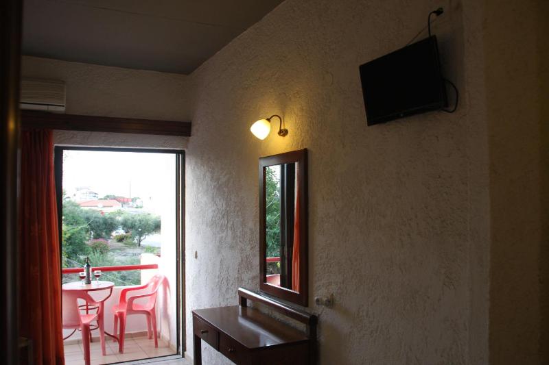 Double Room with Balcony (2 Adults + 1 Child) image 3