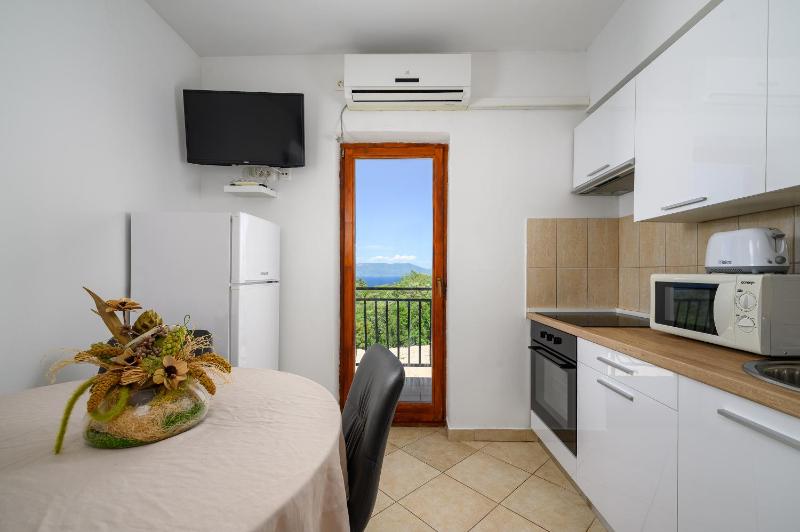 Apartment image 3