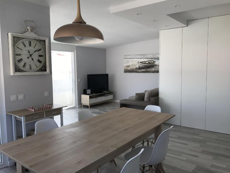 Blue Bay Beach Apartment - image 16