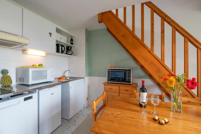 Three-Bedroom Apartment with Terrace image 3