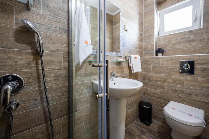 Studio Apartment image 3
