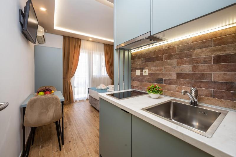Queen Suite image 3