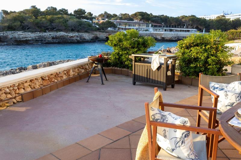 Villa - Beach Front image 2