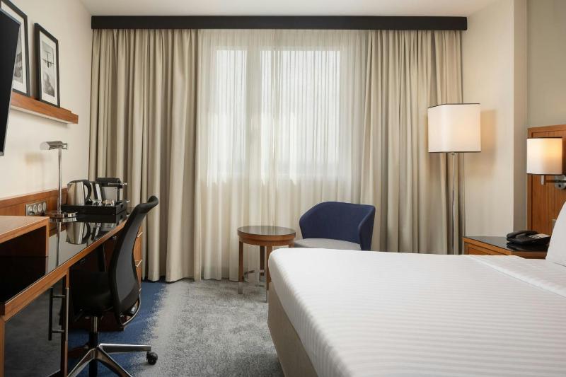 Business King Room - Top Floor image 3