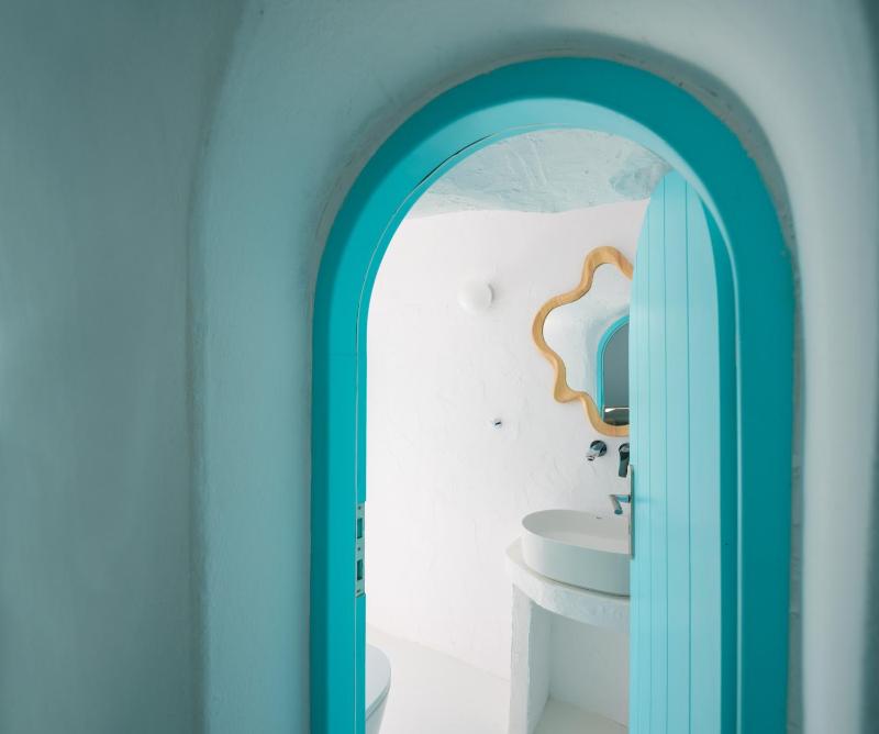Three-Bedroom Villa with Sea View image 4