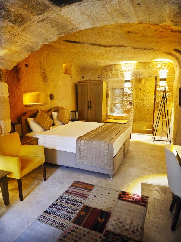Standard Double or Twin Room image 1