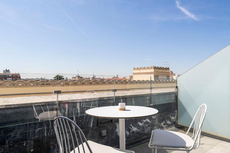 Double Room with Terrace image 3