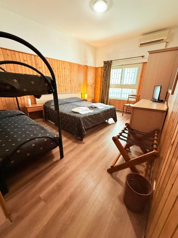 Economy Double or Twin Room image 3
