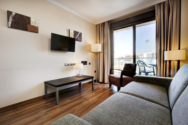 004 Sea Views 1 Bed 250m to Benalmadena Beach - image 4