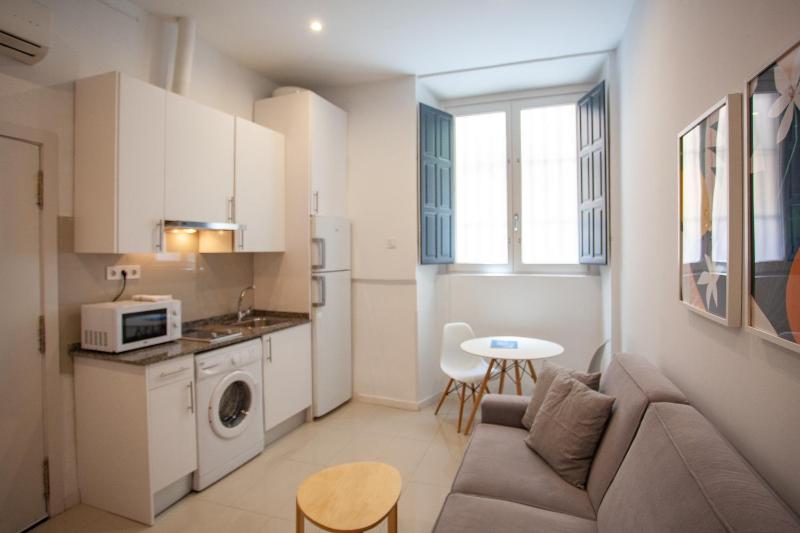 Economy Quadruple Room image 1