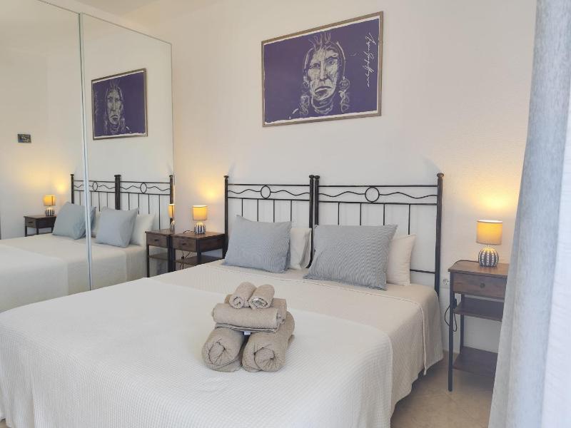 Standard One-Bedroom Apartment with Sea View image 2