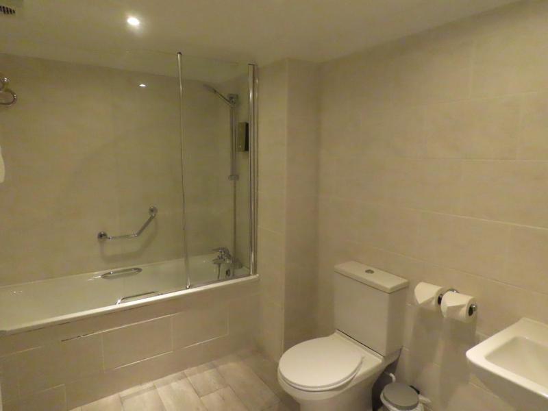 Three-Bedroom Suite with sea view image 2