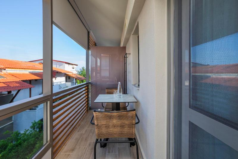 Standard Double Room image 3