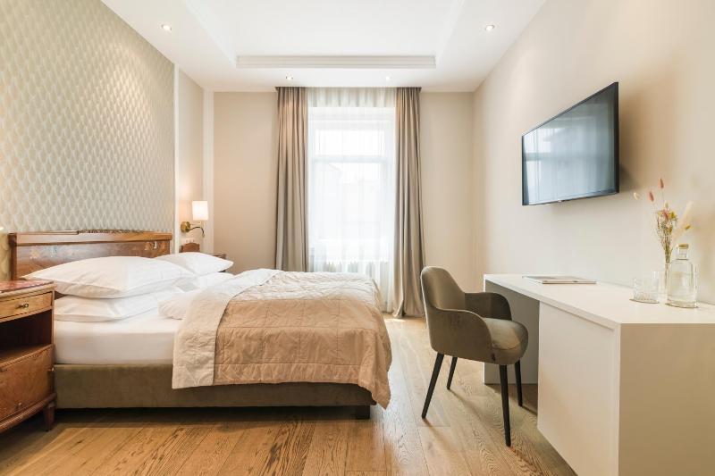 Standard Double or Twin Room image 3