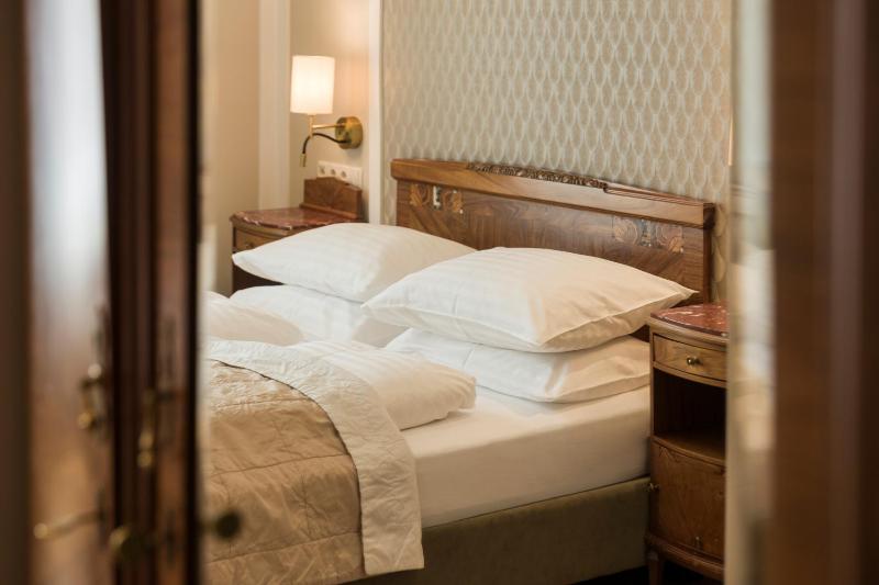Standard Double or Twin Room image 2