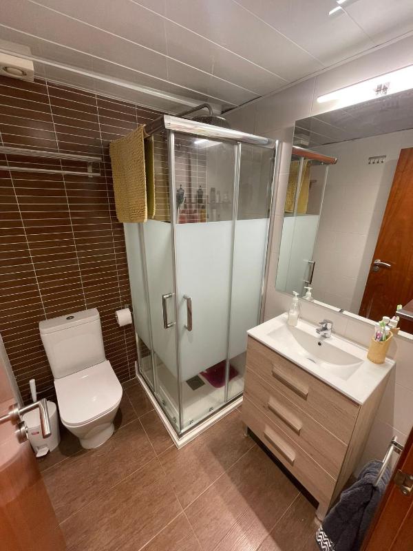 Two-Bedroom Deluxe Apartment with Balcony image 4