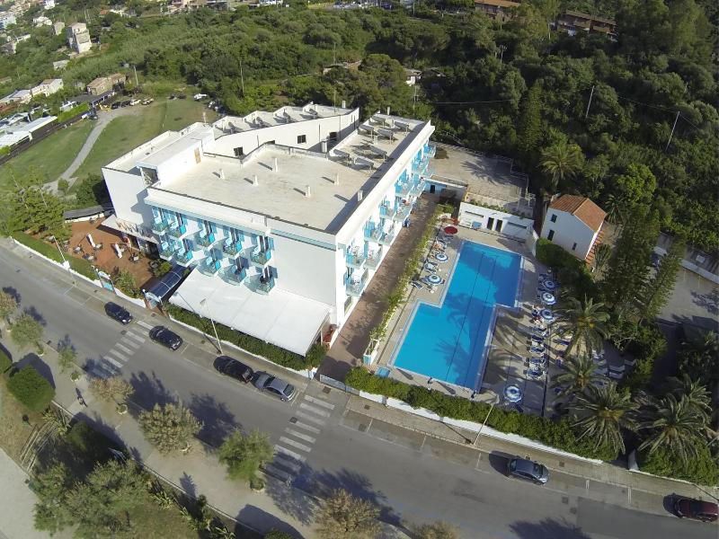 Hotel Tourist - image 19