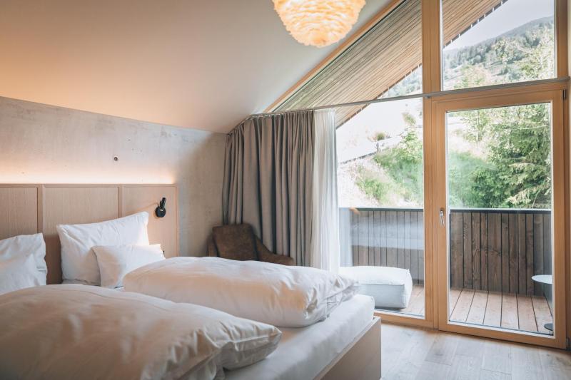 Deluxe Two-Bedroom Suite image 1