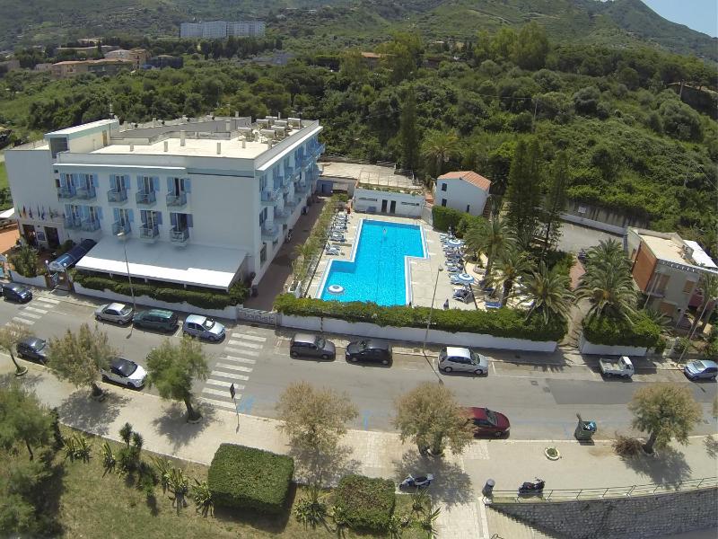 Hotel Tourist - image 27