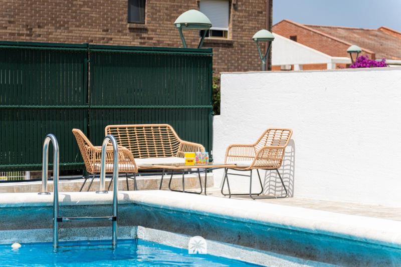 Mediterranean Way - Apartamento privado en villa compartida con piscina - image 14