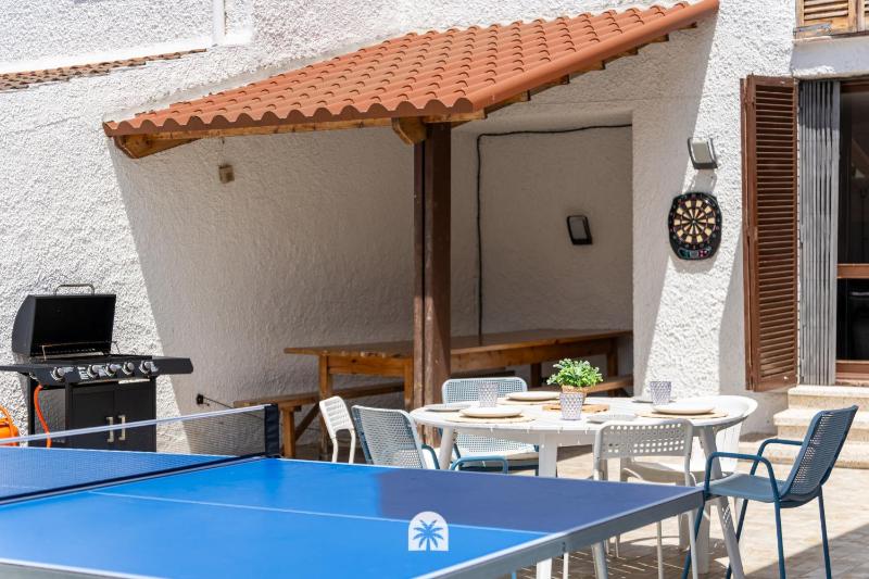 Mediterranean Way - Apartamento privado en villa compartida con piscina - image 35