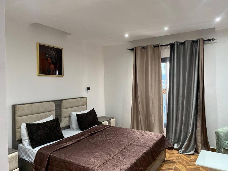 FAMY Hotel - image 11