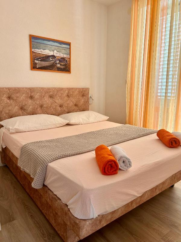 Apartment with Sea View image 1