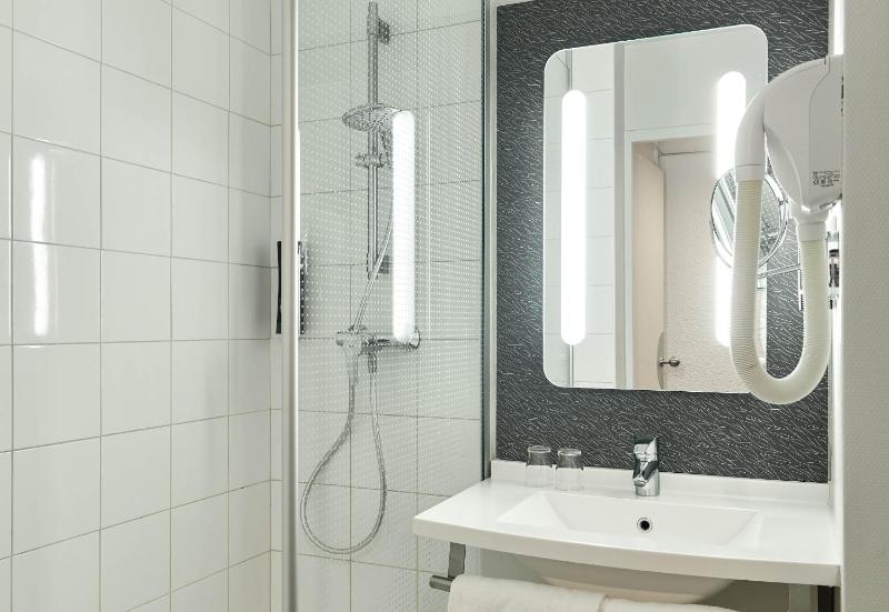 Standard Single Room image 1