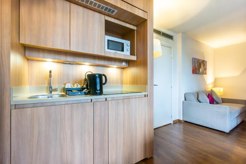 Executive Suite image 3