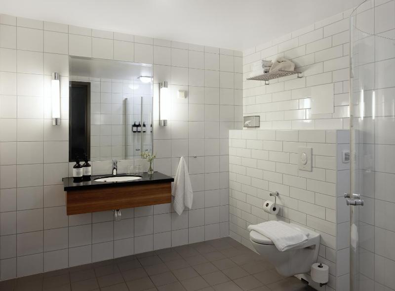 Superior Double Room image 3