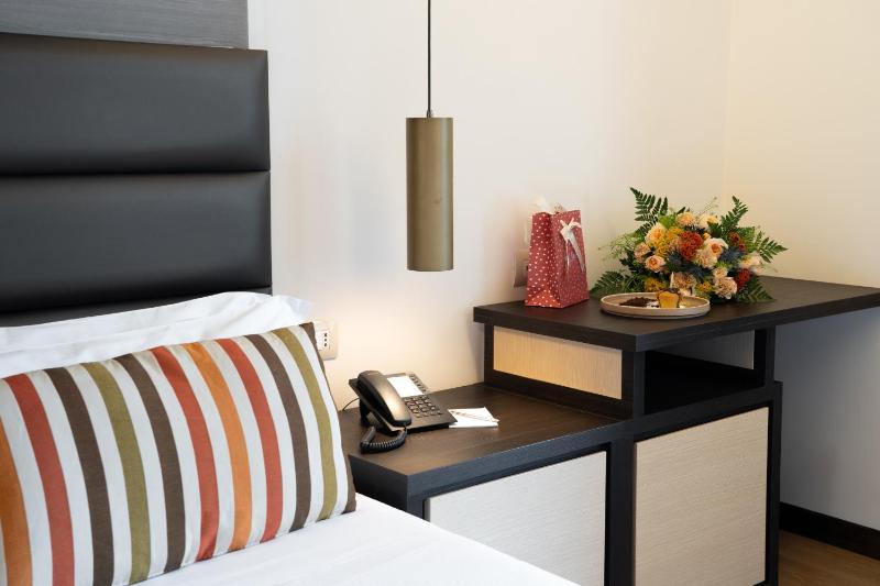 Classic Double or Twin Room image 4