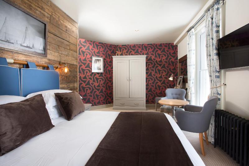 Superior Double Room image 4