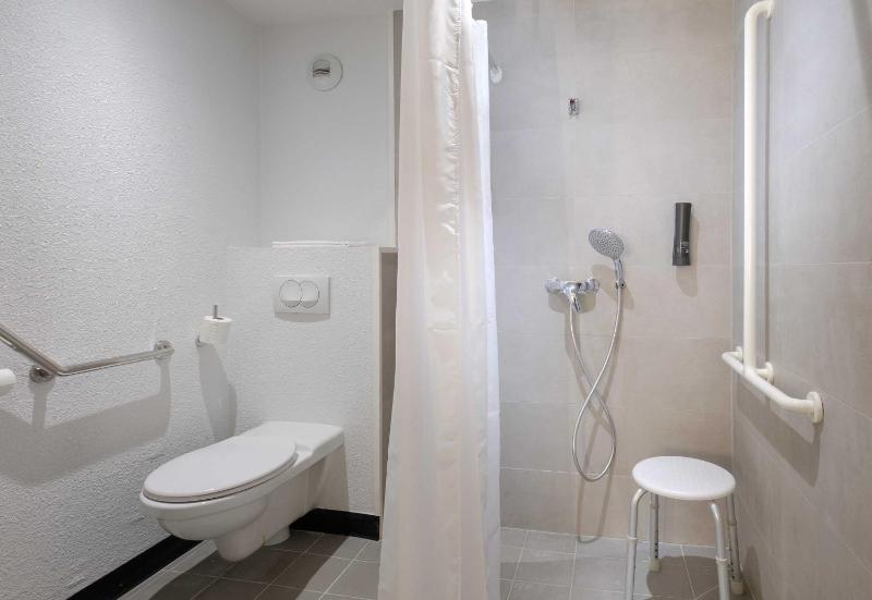 Double Room - Disability Access image 3