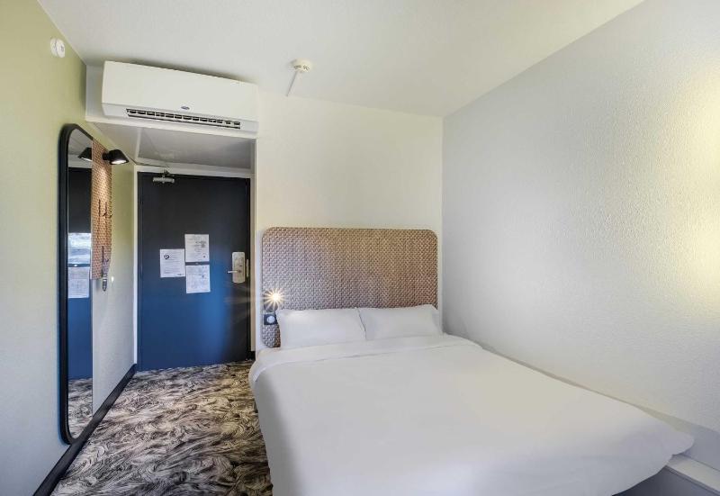 Double Room image 2
